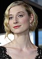 Elizabeth Debicki interpreta Diana Spencer nella quinta e nella sesta stagione.