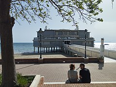 Follonica, Piccolo mondo, lungomare1.jpg