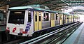 Tren ke stesen LRT Ampang berhenti di stesen Sultan Ismail.