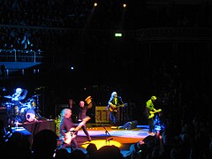 R.E.M. in London, 2008-03-24 at Royal Albert Hall 11.jpg