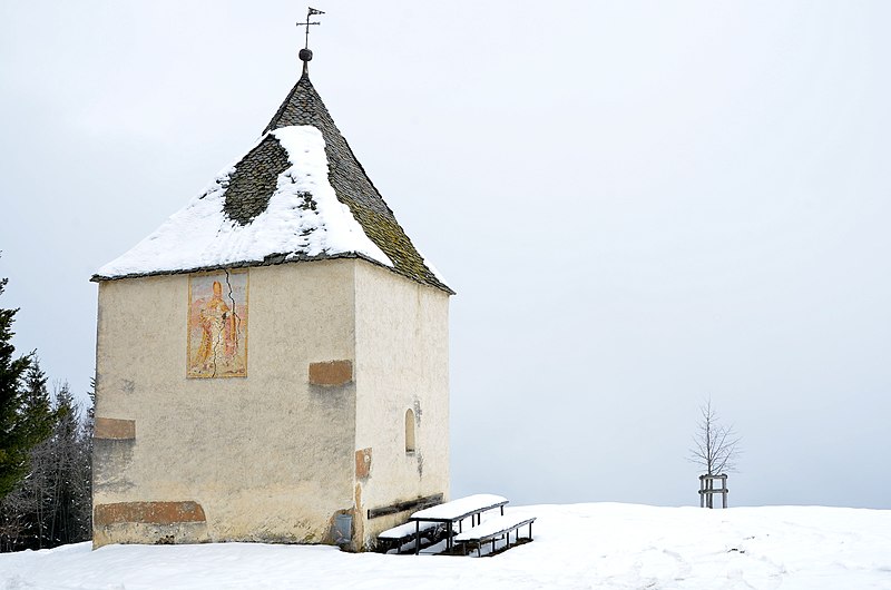 File:Magdalensberg Wolfgangskapelle 04042013 088.jpg