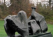 "Three Piece Reclining figure No.1", (1961), Yorkshire'i skulptuuripark