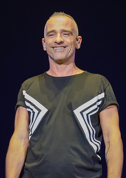 File:Eros Ramazzotti (21738687382) (cropped).jpg