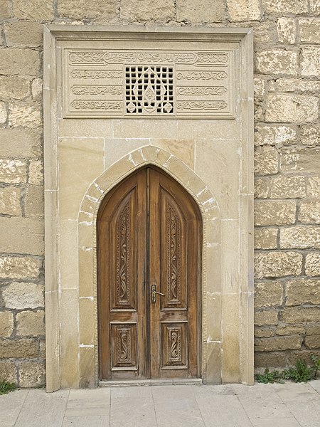 File:Juma Mosque Qala Entrance.jpg