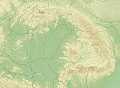 Mapa konturowa Karpat, u góry nieco na lewo znajduje się czarny trójkącik z opisem „Szalona Kazalnica”