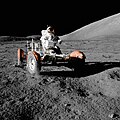 Eugene Cernan am 11. Dezember 1972 mit Lunar Roving Vehicle