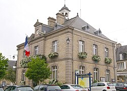 Plancoët - Mairie.jpg