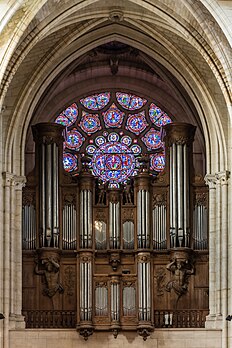 Órgão e rosácea oeste da Catedral de Nossa Senhora de Laon, Picardia, França. (definição 3 739 × 5 608)