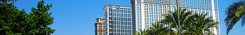 File:Macau banner Cotai Estrada do Istmo.jpg