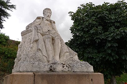 Statue à Liré.