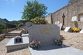 Tombe de Célestin Freinet dans le cimetière près de l'église.