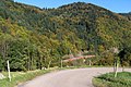 Doppelstockzug auf der Fahrt ins Höllental