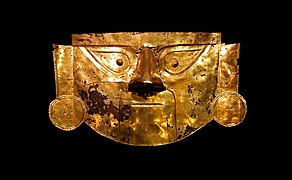 Máscara de oro de Lambayeque (Sicán), Museo Brüning, Lambayeque, Perú.