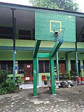 Thumbnail for File:SMP Muhammadiyah 1 Jombang - Lapangan Bola Basket.jpg