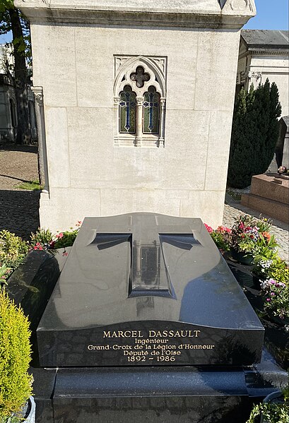 File:Tombe Marcel Dassault.jpg