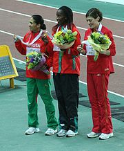 Hasna Benhassi (till vänster) i Osaka 2007 tillsammans med Janeth Jepkosgei och Mayte Martínez.