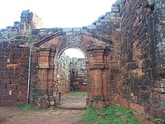 Kirchenruine der Reduktion von San Ignacio Miní, Misiones, Argentinien