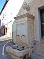 Fontaine, rue de la Tourraque.