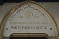 Plaque commémorative au-dessus de la porte