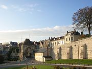 La porte d'Ardon et les remparts sud.