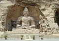 Bouddha (H. 14 m.) et bodhisattva. Grotte n°20. Yungang (Shanxi)