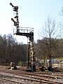 Un signal mécanique replanté en gare de Spontin.