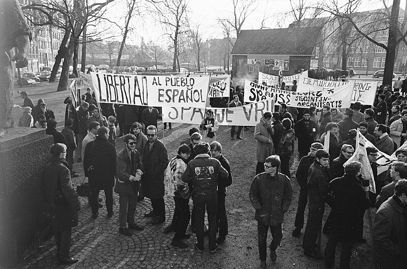 File:Demonstratie in Amsterdam, Bestanddeelnr 920-0429.jpg