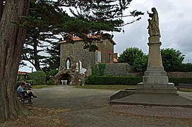 Le square Sainte-Anne.