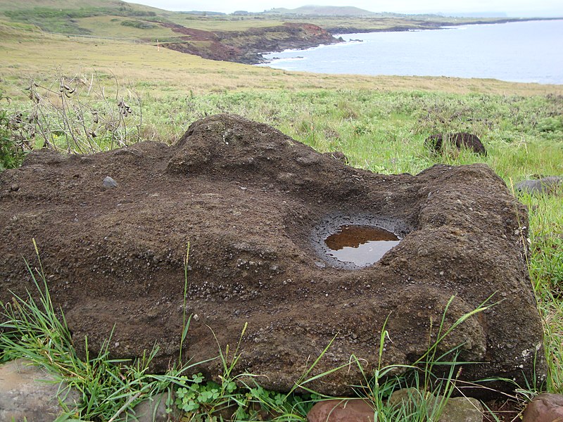 File:Moai head Vinapu EasterIsland.JPG