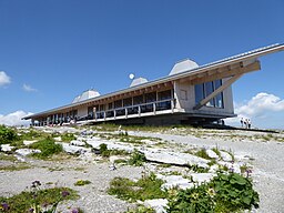 Byggnaden på toppen