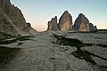 Le Tre Cime dopo il tramonto, dal Rifugio Locatelli.jpg5 758 × 3 839; 20,53 MB