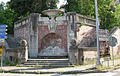 Font al costat del Palazzo Varano