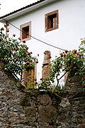 Casa de los Flórez-Valdés con el escudo de armas de la familia