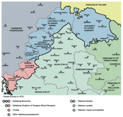 Habsburg Macaristan Krallığı (açık mavi), Hırvatistan Krallığı (kırmızı) ile şahsi birlik içinde, her ikisi de 1572'de Habsburg Monarşisi içinde (mavi tonlarında).