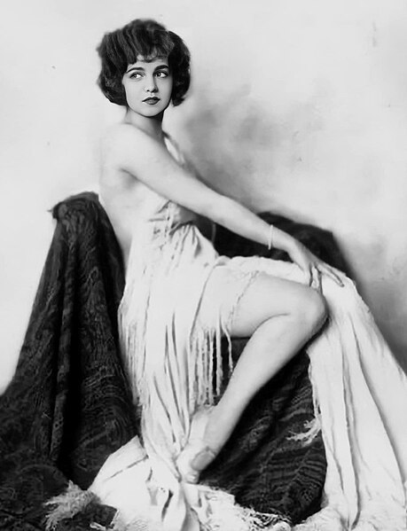 File:Irene Delroy, ca. 1924.jpg