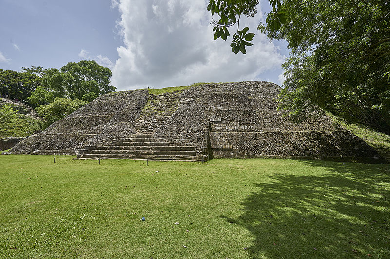 File:Xunantunich Belize 1 3.jpg