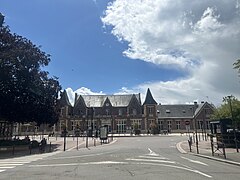 Beauvais train station.jpg