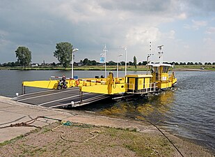 Oijense veerpont over de Maas