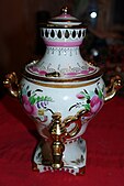 Samovar made out of ceramic (Gzhel samovar)