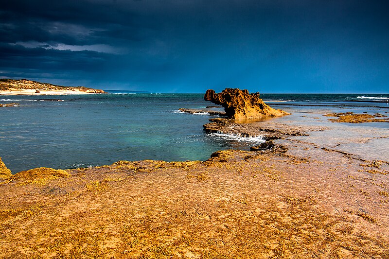 File:Rye Rocky beach (33107694440).jpg