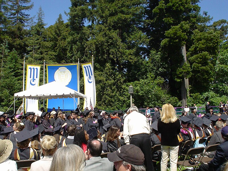 File:Graduation Ceremony - 3270983472.jpg