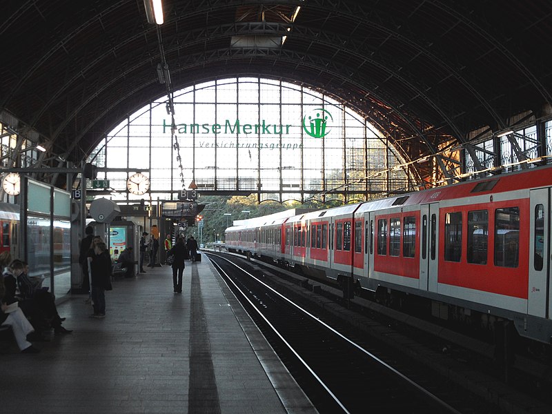 File:Hamburg - Bahnhof Dammtor (6247658557).jpg