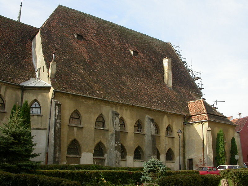 File:Sighisoara Biserica Manastirii.JPG