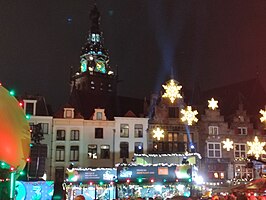 3FM Serious Request 2023 op de Grote Markt in Nijmegen. Op de achtergrond de Sint-Stevenskerk.