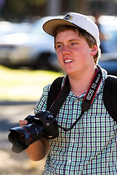 File:Clay Davenport with Canon EOS 5D Mark III 20130912.jpg