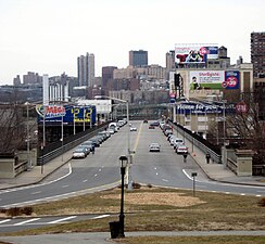 The Manhattan Valley Viaduct as seen from the median north of Grant's Tomb