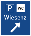 Beschilderung für einen Rastplatz mit WC an einer deutschen Autobahn