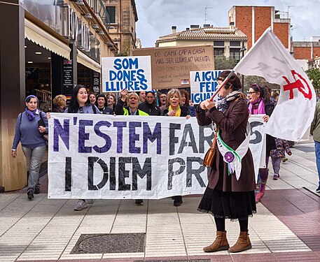 Manifestació feminista el 8 de març del 2018 a Calella