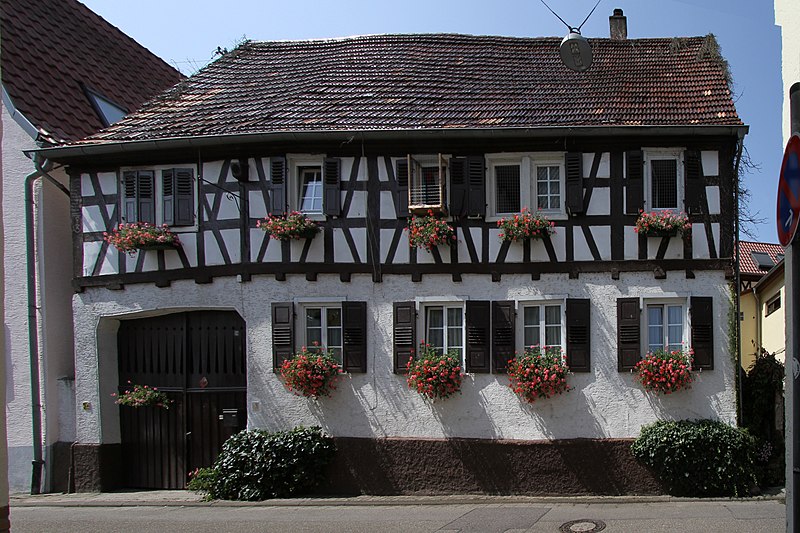 File:Hagenbach-240-Maximilianstr 12-gje.jpg