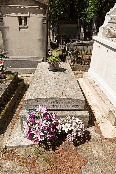 File:Père-Lachaise - Division 69 - Simonomis 04.jpg